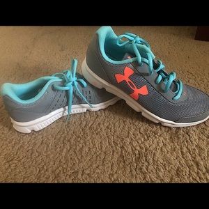 Under Armour 6.5 Woman’s Micro G Running Shoe